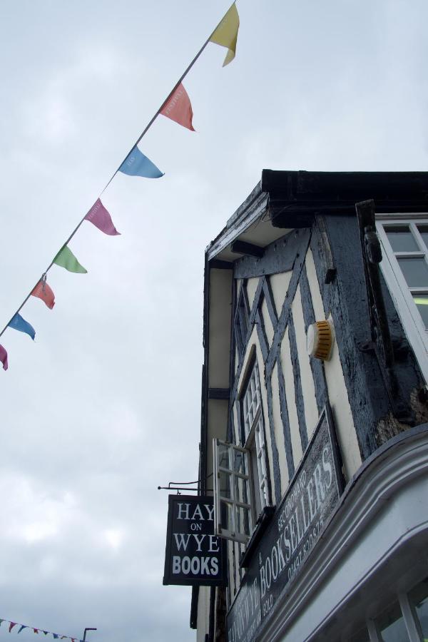 The Pavement Palace Hay-On-Wye Exteriör bild