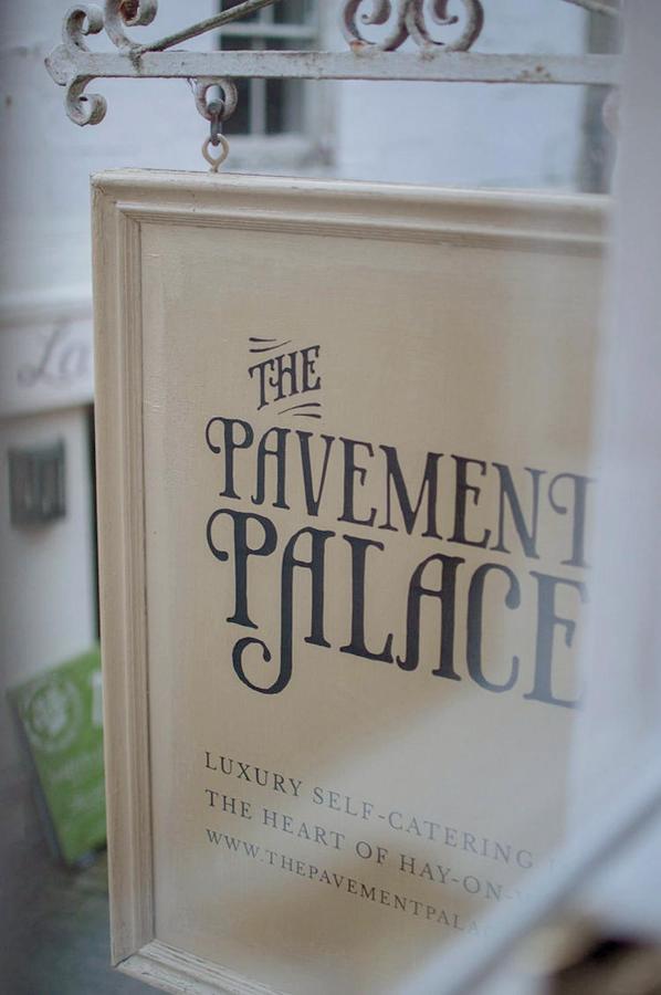 The Pavement Palace Hay-On-Wye Exteriör bild